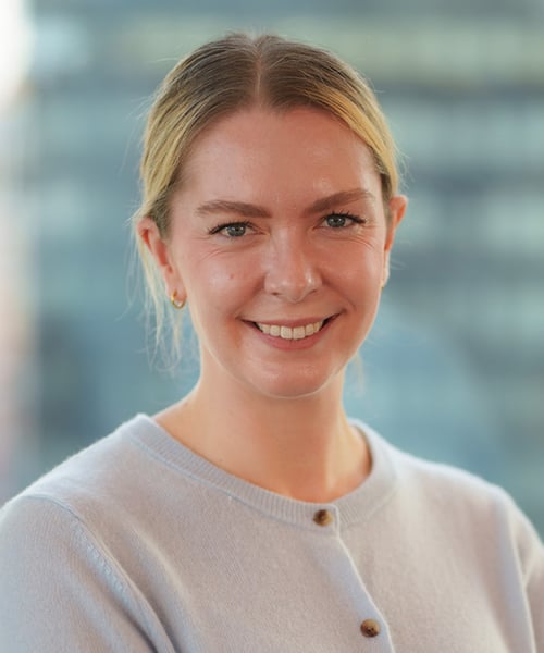 Sarah Bayly Headshot